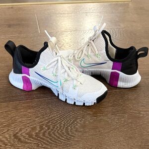 Nike Metcon White and Black Athletic Sneakers with Pink Accents size 8